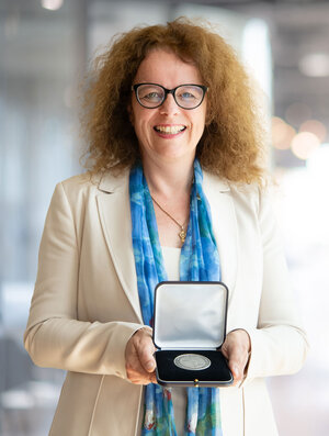 Prof. Dr. Isabell Schnabel