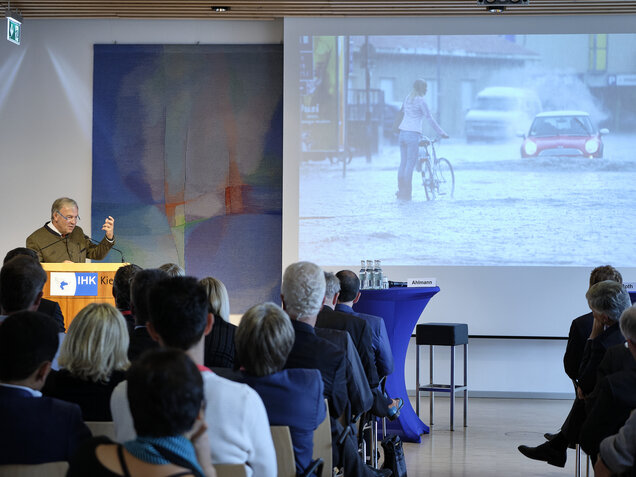 Hans-Julius Ahlmann (CEO, ACO Severin Ahlmann GmbH & Co. KG) on stage