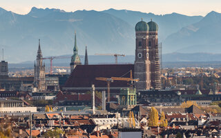 Stadtbild München mit Frauenkirche