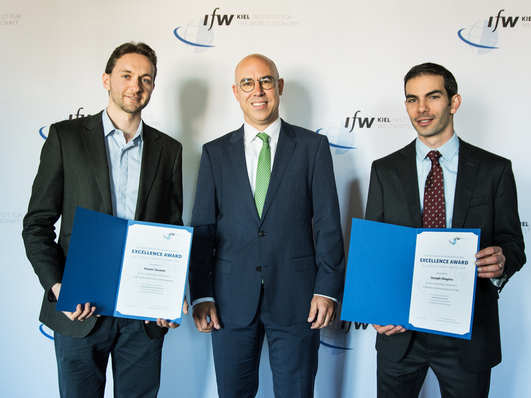 Xavier Jaravel, Gabriel Felbermayr, Joseph Shapiro
