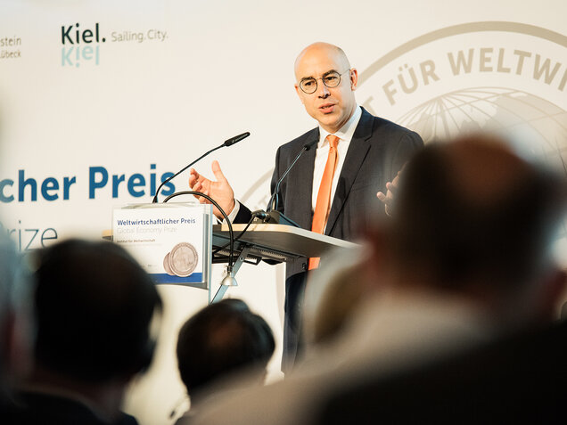 The President of the Kiel Institute, Gabriel Felbermayr, welcomed the 250 guests.