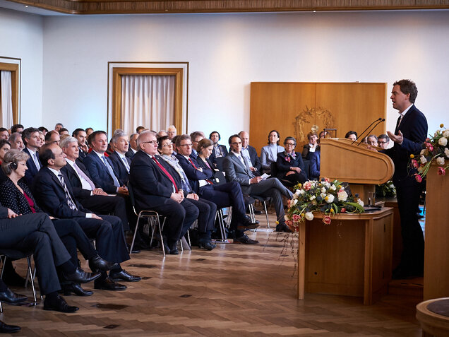 Ulf Kämpfer on stage