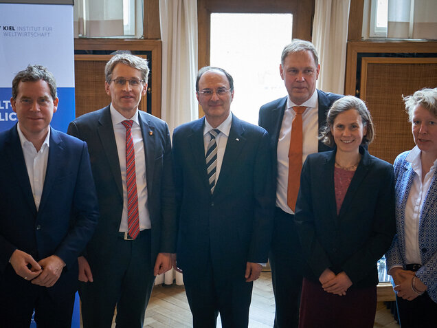 v.l.: Ulf Kämpfer, Daniel Günther, Dennis J. Snower, Aart De Geus, Sonja Peterson, Claudia Ricarda Meyer