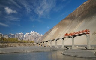 Construction of the Karakorum Highway